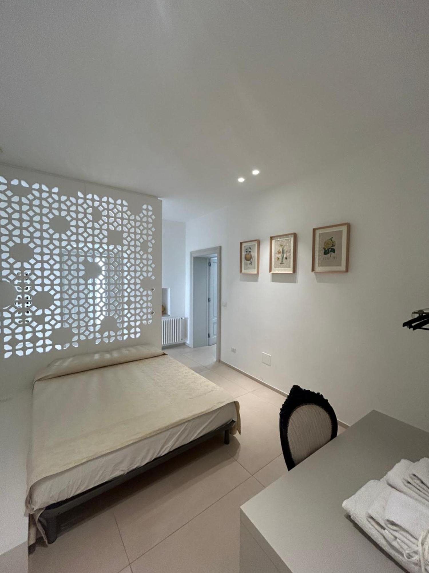 Palazzo Iato Apartment รูติเญียโน ภายนอก รูปภาพ