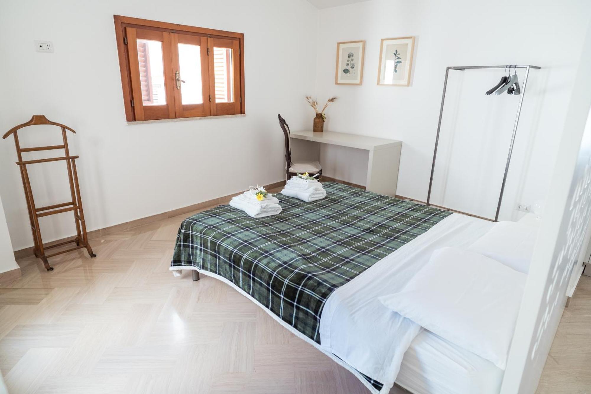 Palazzo Iato Apartment รูติเญียโน ภายนอก รูปภาพ
