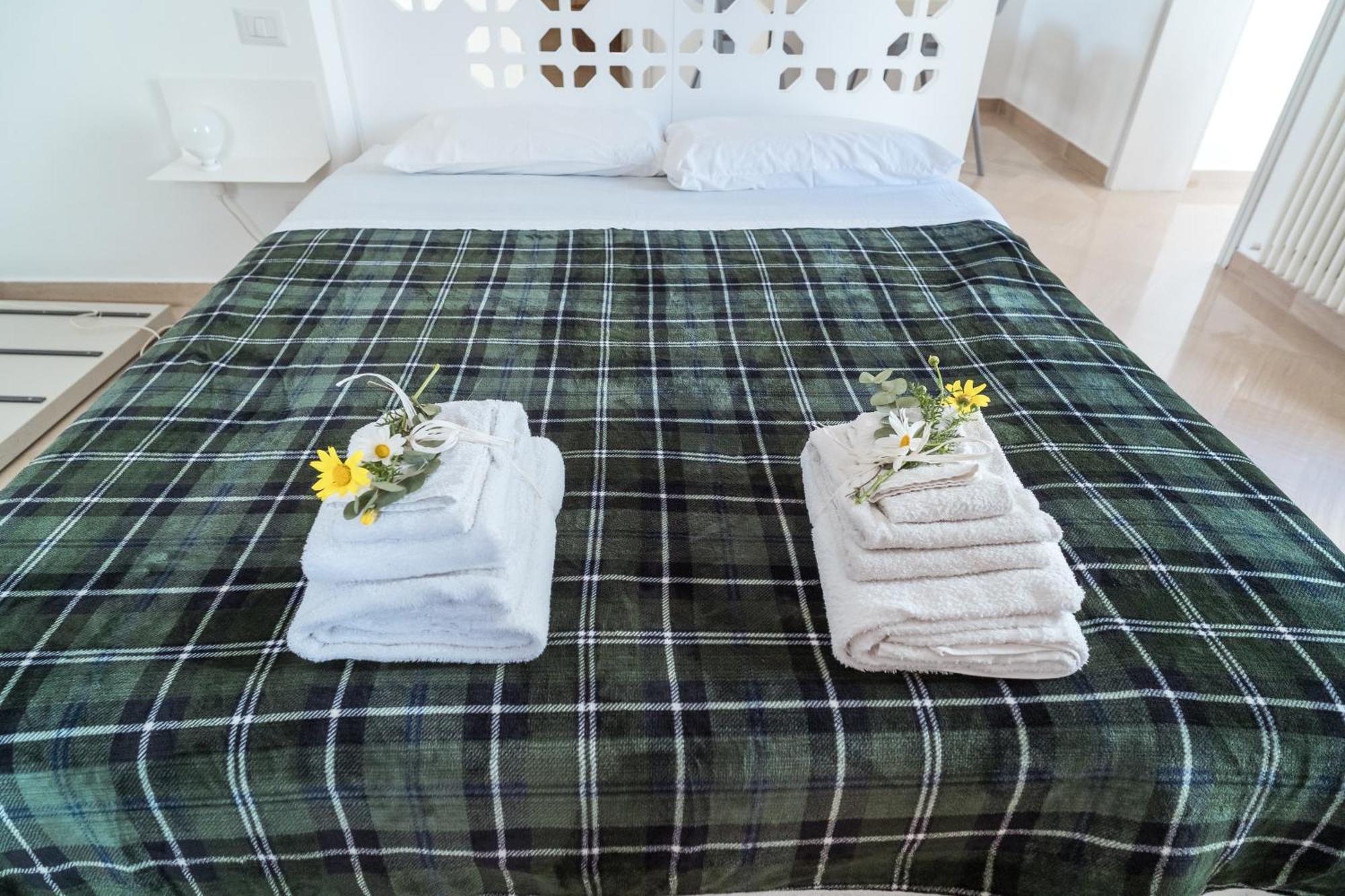 Palazzo Iato Apartment รูติเญียโน ภายนอก รูปภาพ